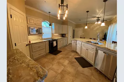 216 Dewberry Drive, Lake Jackson, TX 77566 - Photo 11