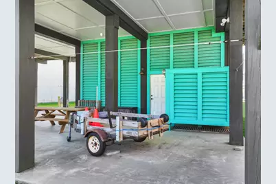 931 S Gateway, Crystal Beach, TX 77650 - Photo 9