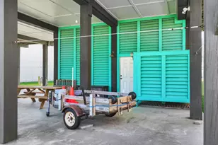 931 S Gateway, Crystal Beach, TX 77650 - Photo 9