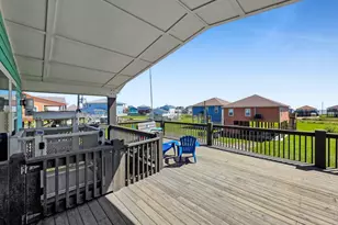 931 S Gateway, Crystal Beach, TX 77650 - Photo 11