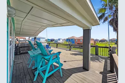 931 S Gateway, Crystal Beach, TX 77650 - Photo 15