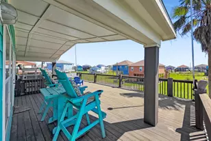 931 S Gateway, Crystal Beach, TX 77650 - Photo 15