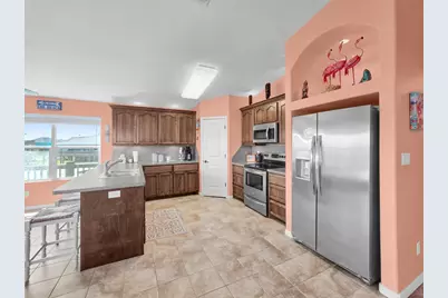 931 S Gateway, Crystal Beach, TX 77650 - Photo 25