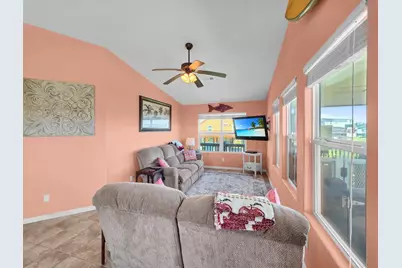 931 S Gateway, Crystal Beach, TX 77650 - Photo 19