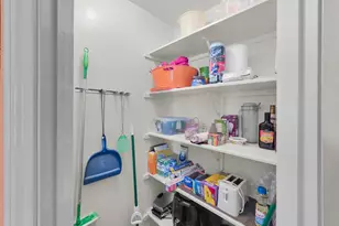 931 S Gateway, Crystal Beach, TX 77650 - Photo 27