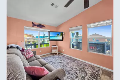 931 S Gateway, Crystal Beach, TX 77650 - Photo 21