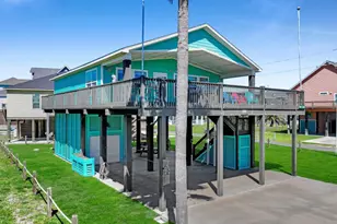 931 S Gateway, Crystal Beach, TX 77650 - Photo 7