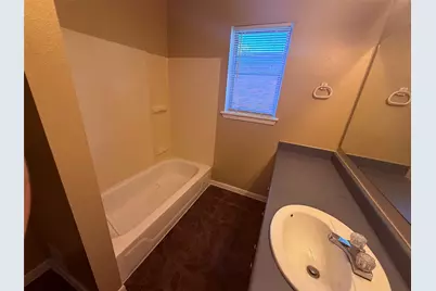 4427 Trafalgar Drive, Houston, TX 77045 - Photo 11