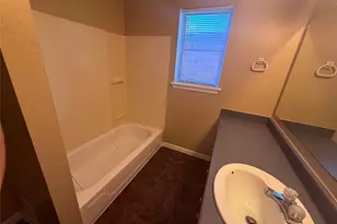 4427 Trafalgar Dr, Houston, TX 77045 - Photo 11