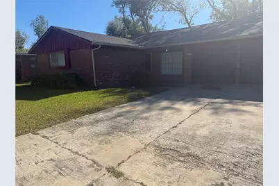 4427 Trafalgar Drive, Houston, TX 77045 - Photo 1