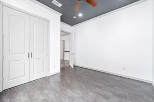 12830 Willow Centre Dr, Houston, TX 77066 - Photo 11