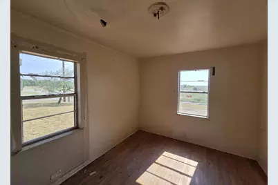 110 W Southland Avenue, Electra, TX 76360 - Photo 7