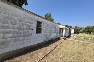 110 W Southland Ave, Electra, TX 76360 - Photo 9