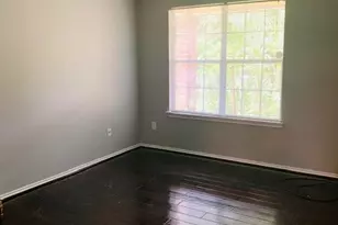 5042 Canyon Blanco Dr, Houston, TX 77045 - Photo 9