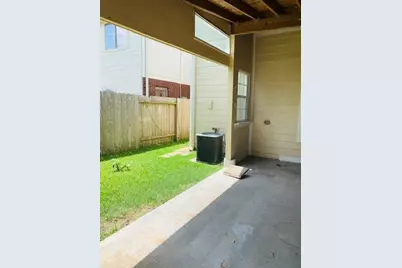 5042 Canyon Blanco Drive, Houston, TX 77045 - Photo 7