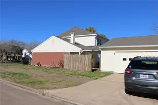 458 Woodrail Dr, Webster, TX 77598 - Photo 3