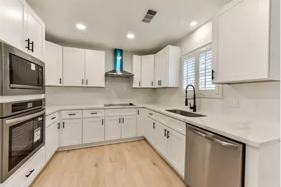 5946 Valkeith Drive, Houston, TX 77096 - Photo 9