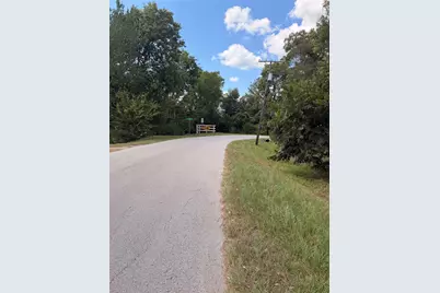 200 Dr Martin Luther King Jr Place S, Conroe, TX 77301 - Photo 17