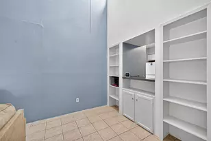 10075 Westpark Dr, Houston, TX 77042 - Photo 11