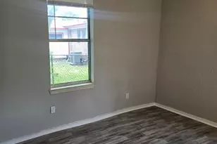 8010 Miley St, Houston, TX 77028 - Photo 5