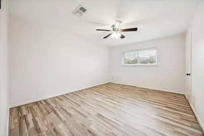 2127 Blue Willow Drive, Houston, TX 77042 - Photo 17