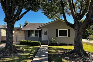 423 Newton St, Orange, TX 77630 - Photo 17