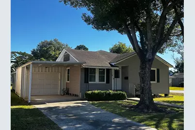 423 Newton Street, Orange, TX 77630 - Photo 1