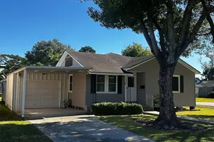 423 Newton St, Orange, TX 77630 - Photo 1