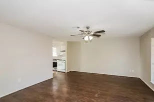 5139 Wickview Ln, Houston, TX 77053 - Photo 5