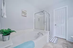 22 Butterfly Branch Pl, The Woodlands, TX 77382 - Photo 17
