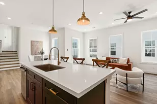 1142 W 16th St, Houston, TX 77008 - Photo 1