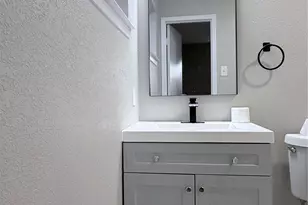 12127 Panay Dr, Houston, TX 77048 - Photo 13