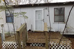 437 8th St, Dickinson, TX 77539 - Photo 1