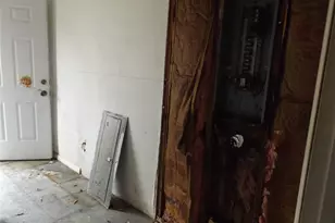 437 8th St, Dickinson, TX 77539 - Photo 7