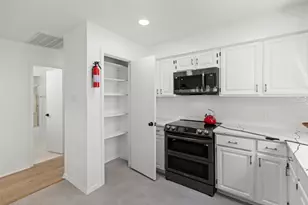 2019 Wilcrest Dr, Houston, TX 77042 - Photo 9