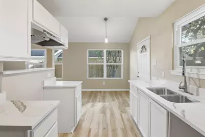 10943 Spanish Grant Drive, Sugar Land, TX 77498 - Photo 13