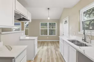 10943 Spanish Grant Dr, Sugar Land, TX 77498 - Photo 13