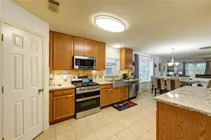 10338 E Summit Canyon Dr, Houston, TX 77095 - Photo 9