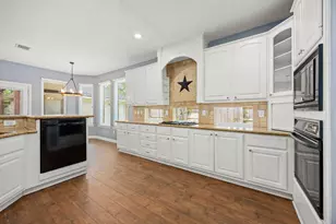 13611 Monteigne Ln, Cypress, TX 77429 - Photo 11