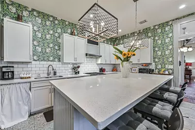 1819 Ball, Galveston, TX 77550 - Photo 15
