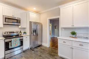 205 E 24th St, Houston, TX 77008 - Photo 5