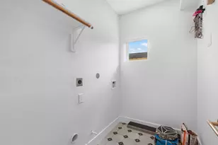 900 Lucky St, Houston, TX 77088 - Photo 17