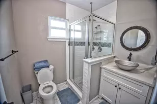 4016 Las Palmas St, Galveston, TX 77554 - Photo 9