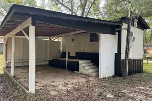 104A N 1st St, Livingston, TX 77351 - Photo 9