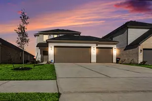 3303 Falling Brk Dr, Baytown, TX 77521 - Photo 1