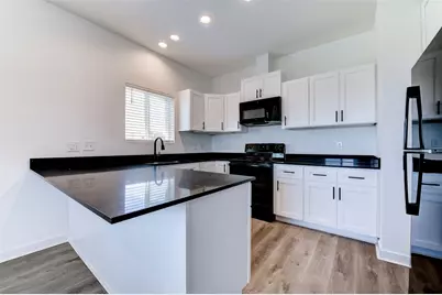 175 W 6th Street #D, Kemah, TX 77565 - Photo 5