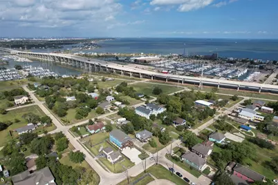 175 W 6th Street #D, Kemah, TX 77565 - Photo 29