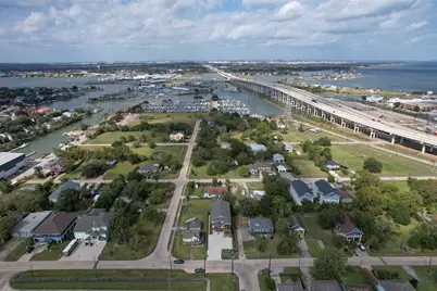 175 W 6th Street #D, Kemah, TX 77565 - Photo 31