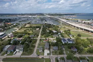175 W 6th St, Kemah, TX 77565 - Photo 31