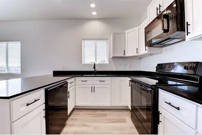 175 W 6th Street #D, Kemah, TX 77565 - Photo 7